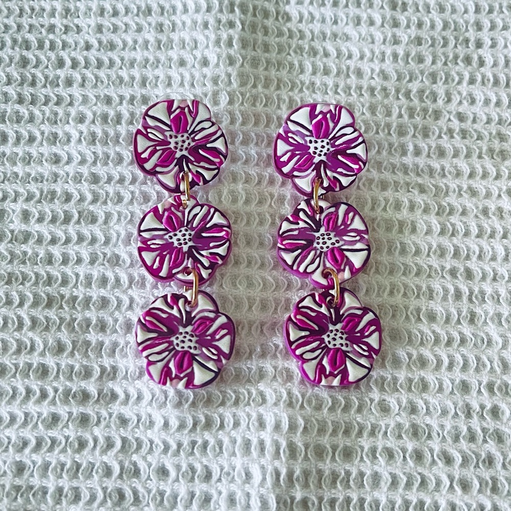 AOMU Korean Abstract Floral Earrings NWOT